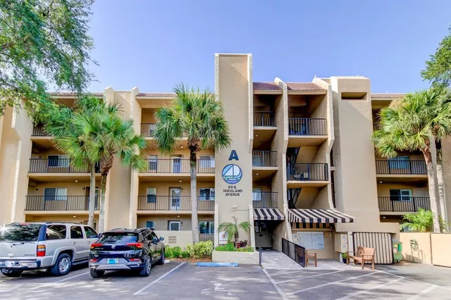 a car parked in front of a building