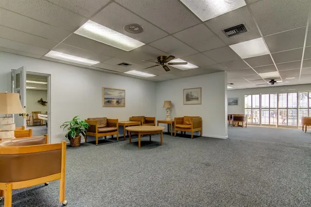 $2,250 | 90 South Highland Avenue, Unit 112, Tarpon Springs, FL 34689