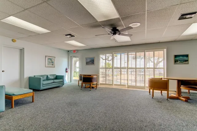 $2,250 | 90 South Highland Avenue, Unit 112, Tarpon Springs, FL 34689
