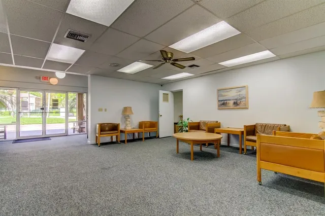 $2,250 | 90 South Highland Avenue, Unit 112, Tarpon Springs, FL 34689