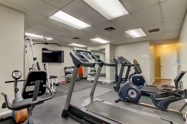 $2,250 | 90 South Highland Avenue, Unit 112, Tarpon Springs, FL 34689