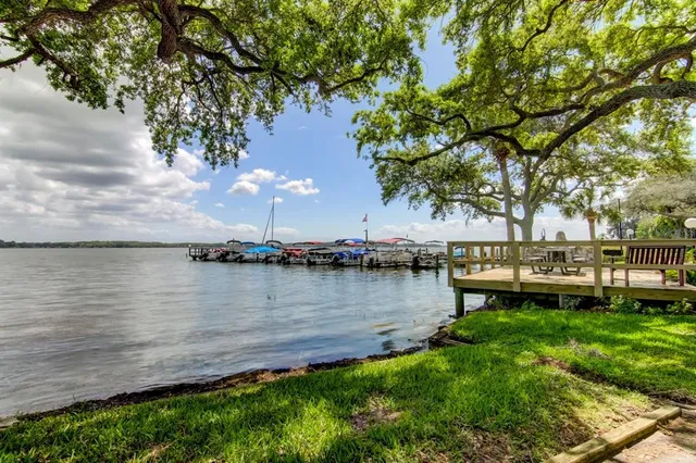 $2,250 | 90 South Highland Avenue, Unit 112, Tarpon Springs, FL 34689