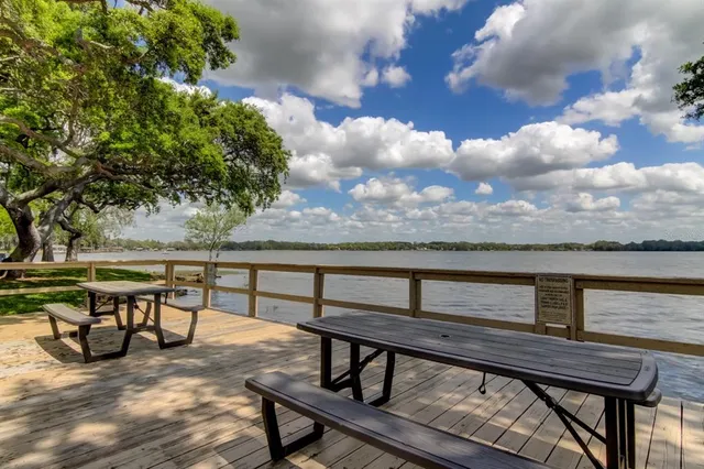 $2,250 | 90 South Highland Avenue, Unit 112, Tarpon Springs, FL 34689