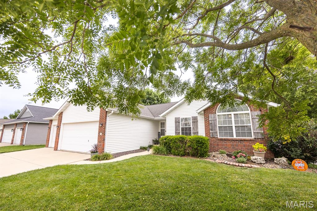 98 Stonebrooke Troy, IL 62294 - Photo 2 of 35