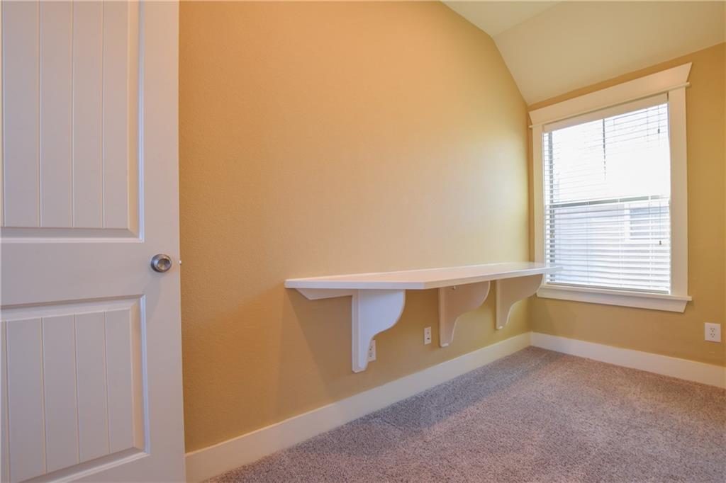 5405 Avenue H, Unit B Austin, TX 78751 - Photo 9 of 13 a view of an empty room with a window
