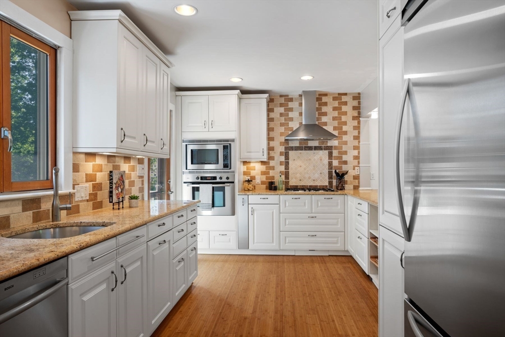 32 Pilgrim Road Marblehead, MA 01945 - Photo 9 of 38