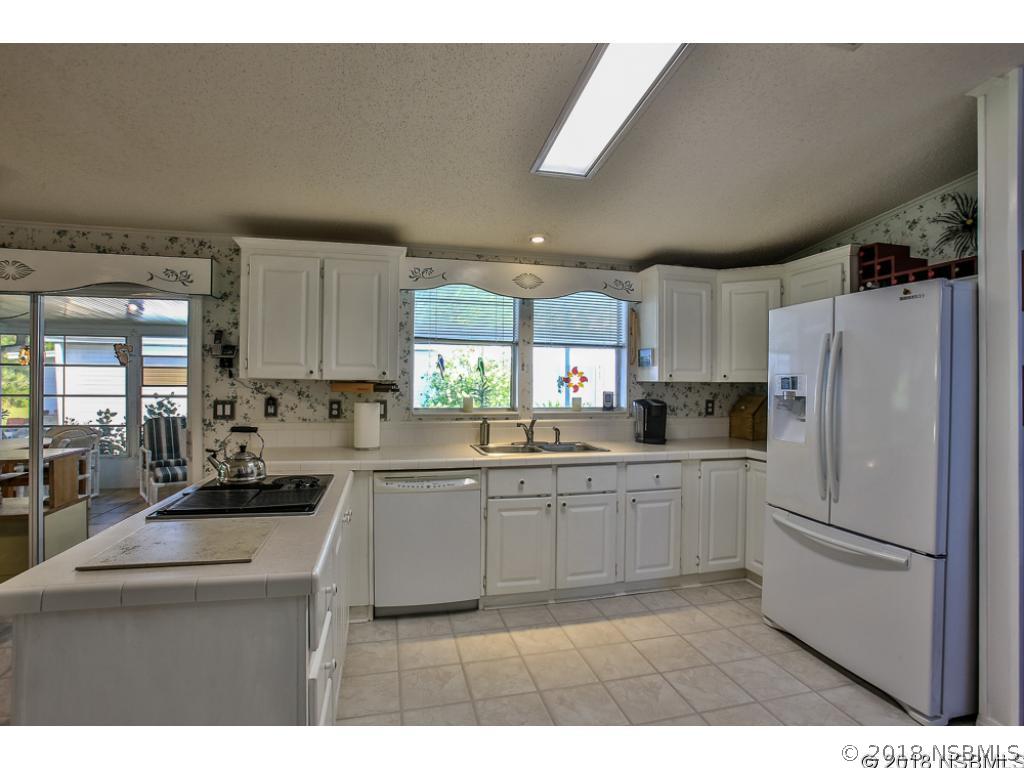 628 Portside Lane Edgewater, FL 32141 - Photo 18 of 27 Gallery Image 18