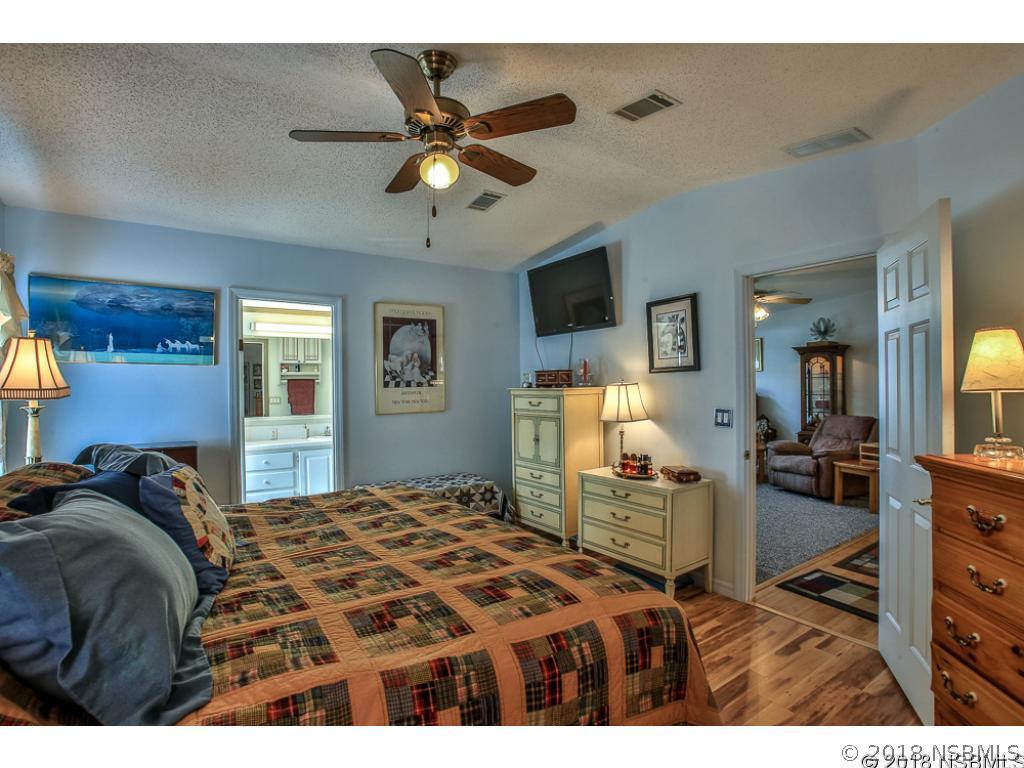 628 Portside Lane Edgewater, FL 32141 - Photo 8 of 27 Gallery Image 8