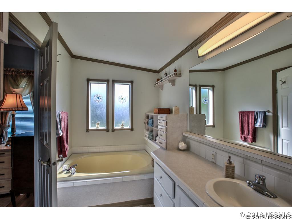 628 Portside Lane Edgewater, FL 32141 - Photo 9 of 27 Gallery Image 9