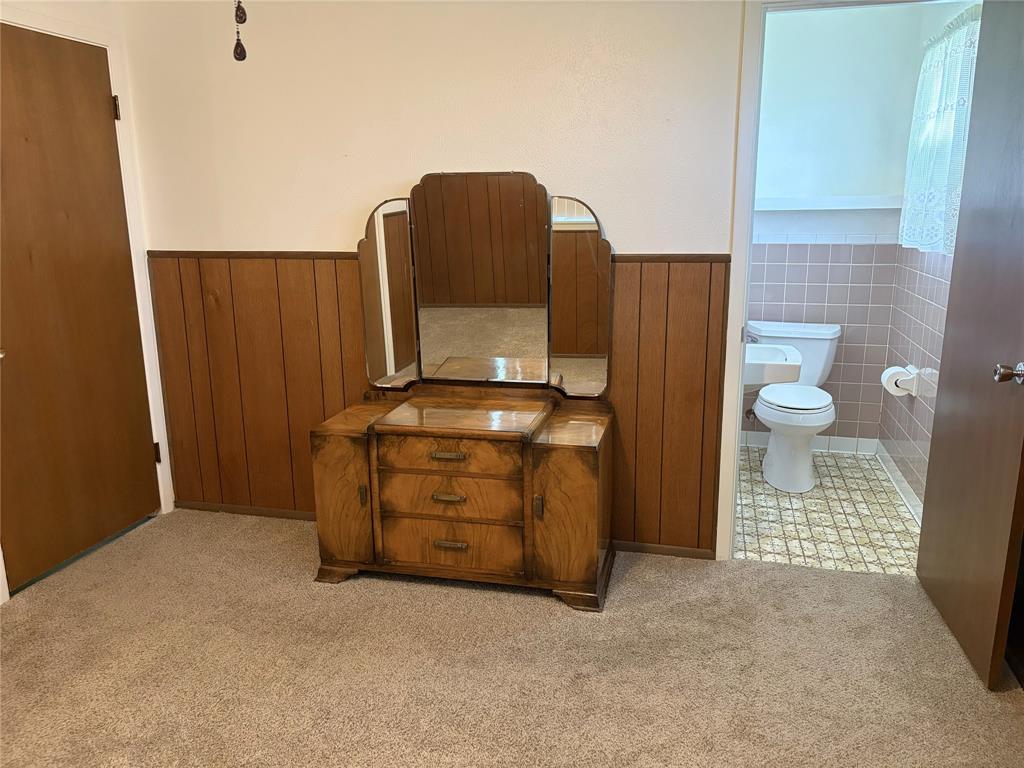 3472 Desvoignes Road Denison, TX 75021 - Photo 13 of 27 Same Bedroom -Shows Bath - no staging