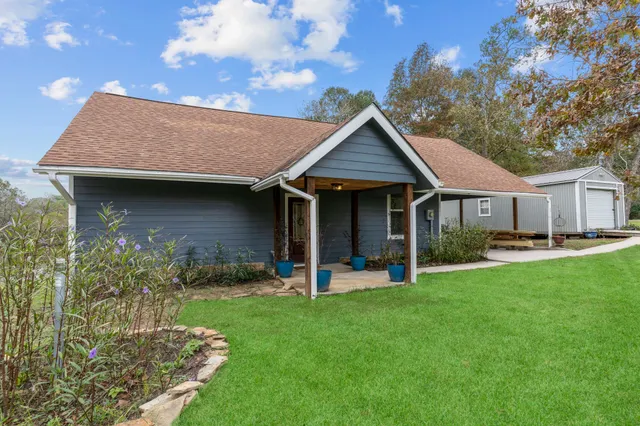 $255,000 | 219 Lakeshore Drive, Cleveland, TX 77327