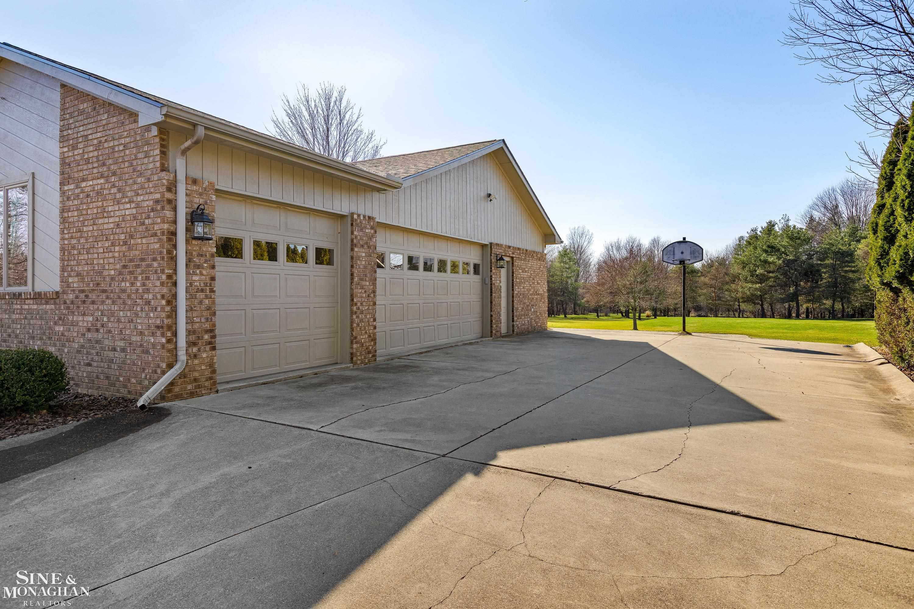 1820 Pug Road St. Clair, MI 48079 - Photo 32 of 59 50135659-4983047b-135d-441f-841f-8abfa9f61aee.JPG