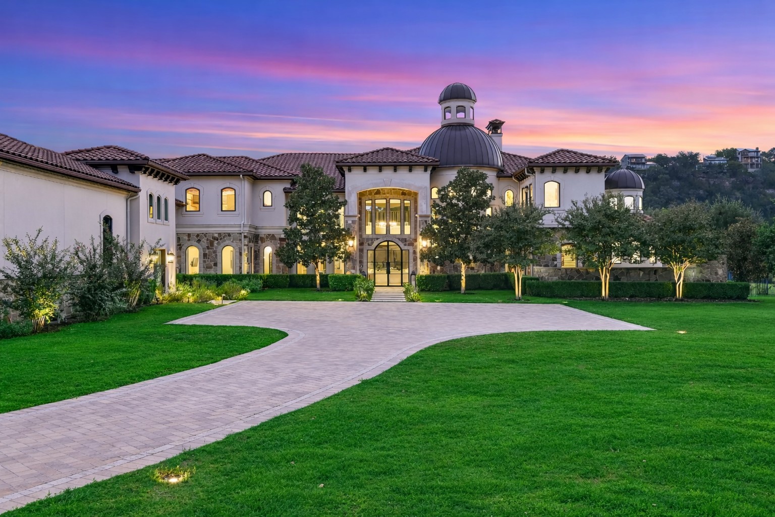 14132 Flat Top Ranch Road Austin, TX 78732 - Photo 40 of 40 a front view of a house with garden