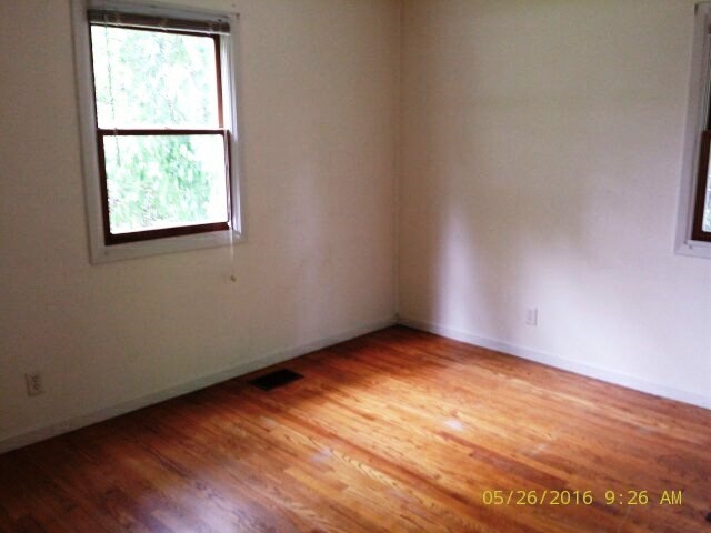 2712 Ridge Avenue Rockford, IL 61103 - Photo 6 of 11 Gallery Image 6