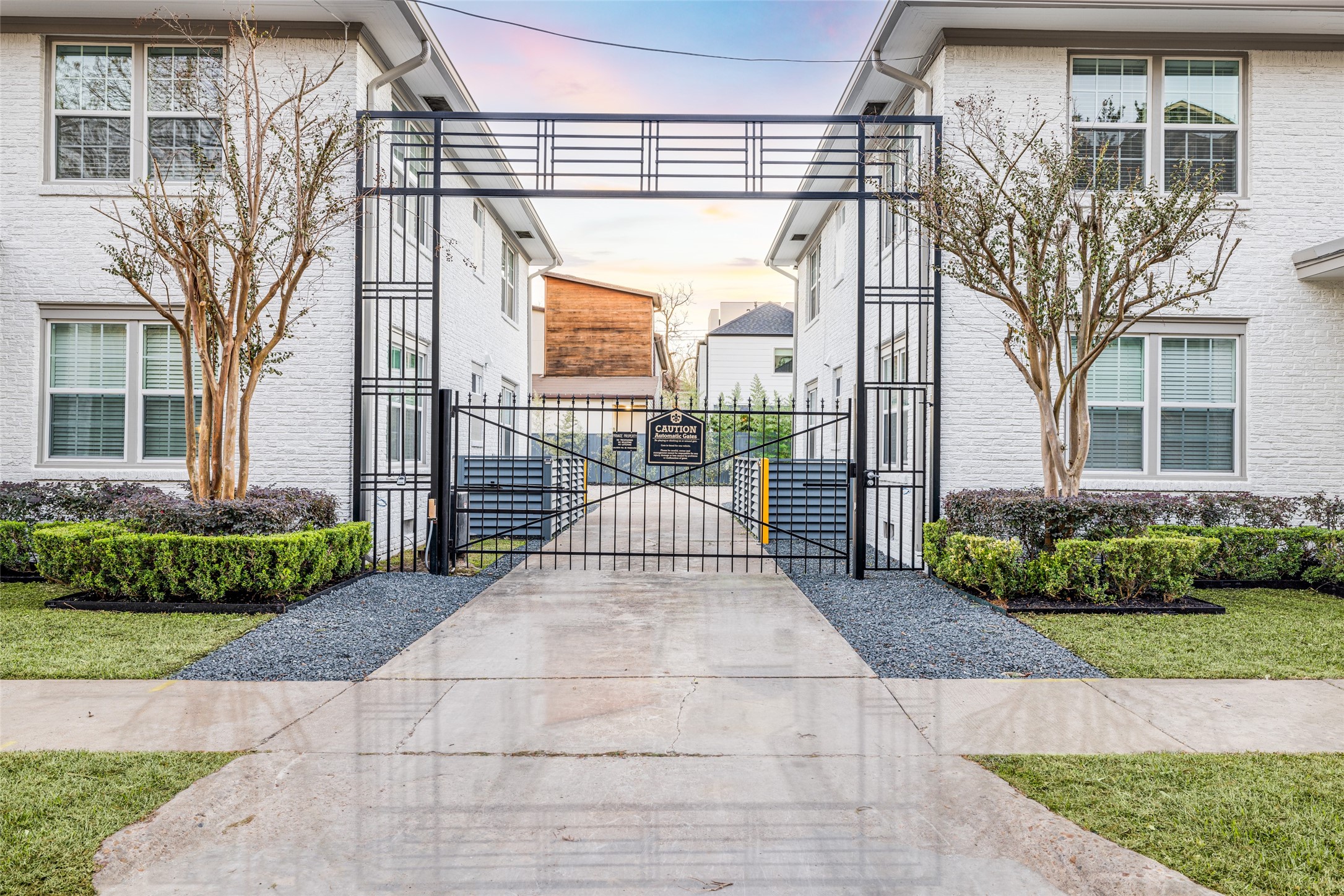 601 Bomar Street Houston, TX 77006 - Photo 5 of 28 a view of a house with a large window and flower plants