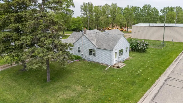 $74,900 | 607 St Johns Avenue Southeast, Red Lake Falls, MN 56750