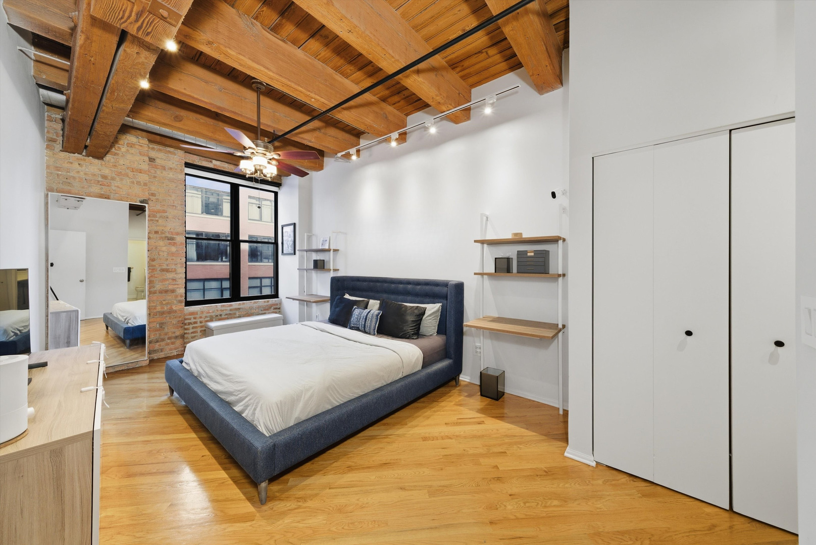 520 West Huron Street, Unit 314 Chicago, IL 60654 - Photo 23 of 32