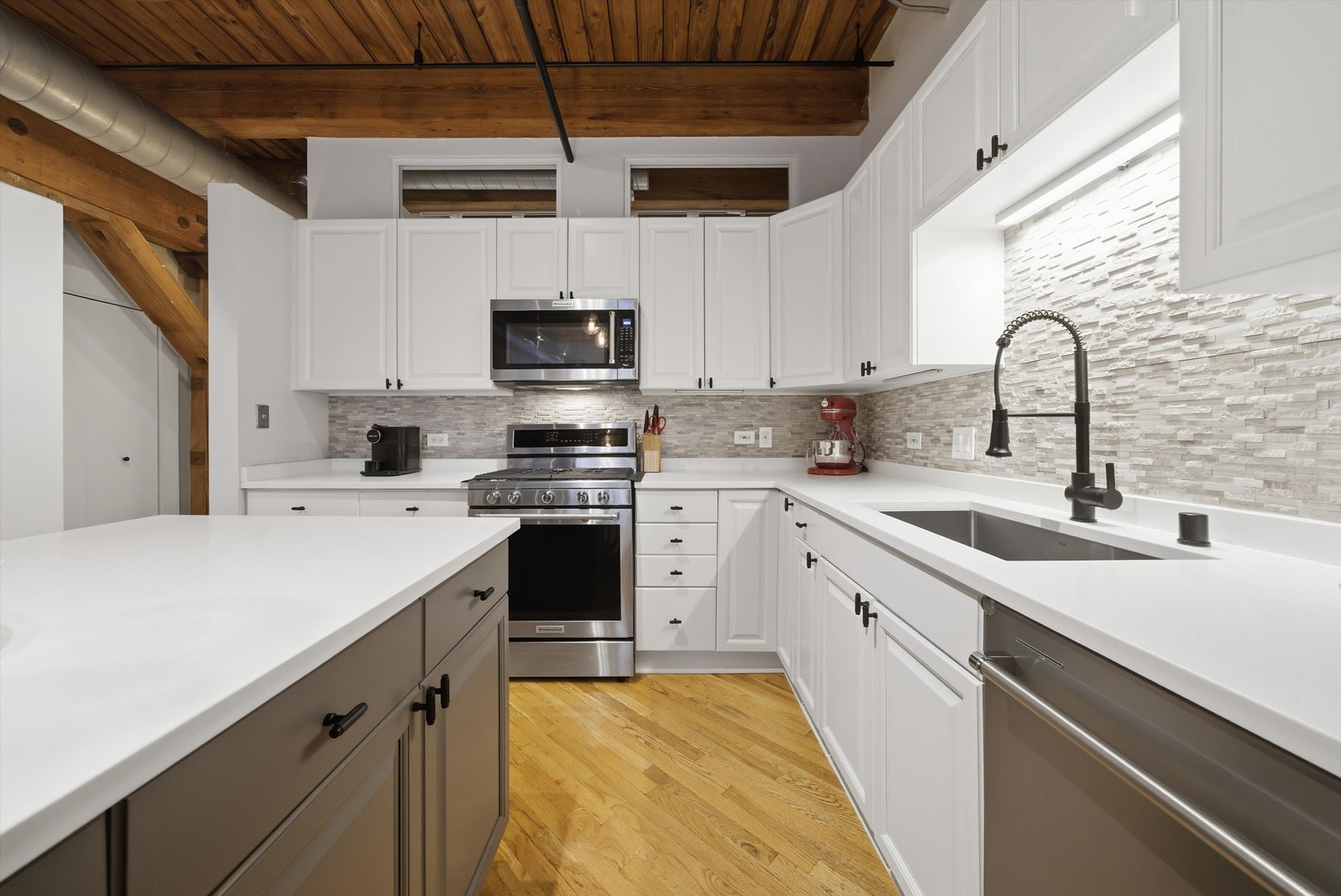 520 West Huron Street, Unit 314 Chicago, IL 60654 - Photo 6 of 32