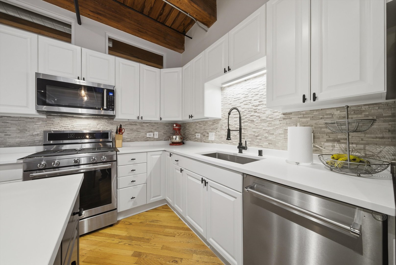 520 West Huron Street, Unit 314 Chicago, IL 60654 - Photo 9 of 32