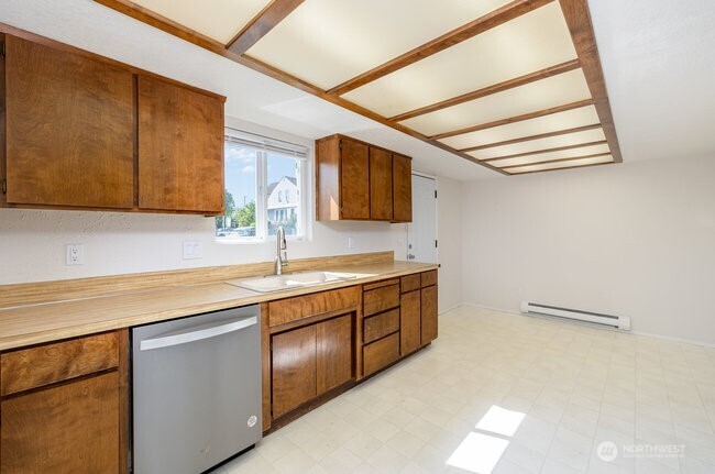 2516 Rockefeller Avenue, Unit A B Everett, WA 98201 - Photo 33 of 37