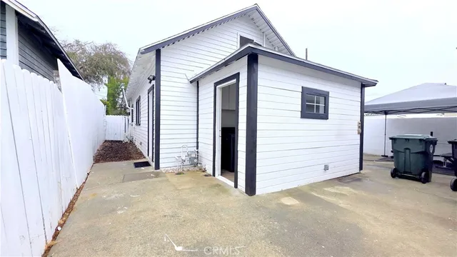 $2,000 | 167 North 4th Avenue, Upland, CA 91786