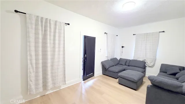 $2,000 | 167 North 4th Avenue, Upland, CA 91786