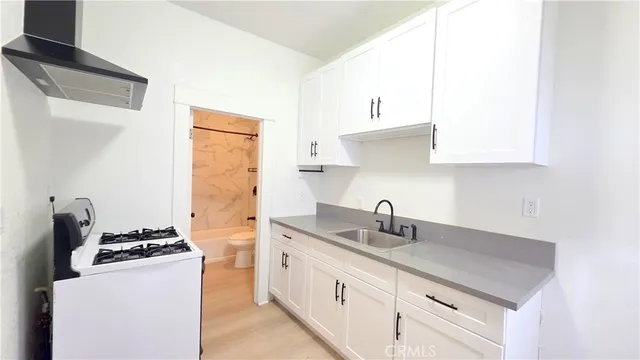 $2,000 | 167 North 4th Avenue, Upland, CA 91786