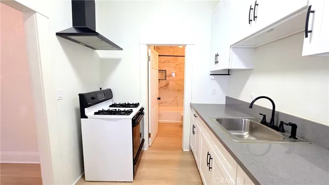 $2,000 | 167 North 4th Avenue, Upland, CA 91786