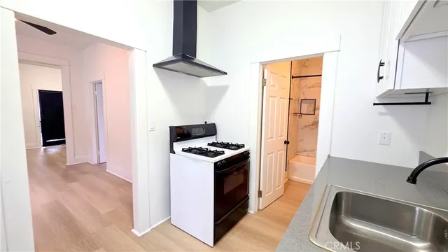 $2,000 | 167 North 4th Avenue, Upland, CA 91786