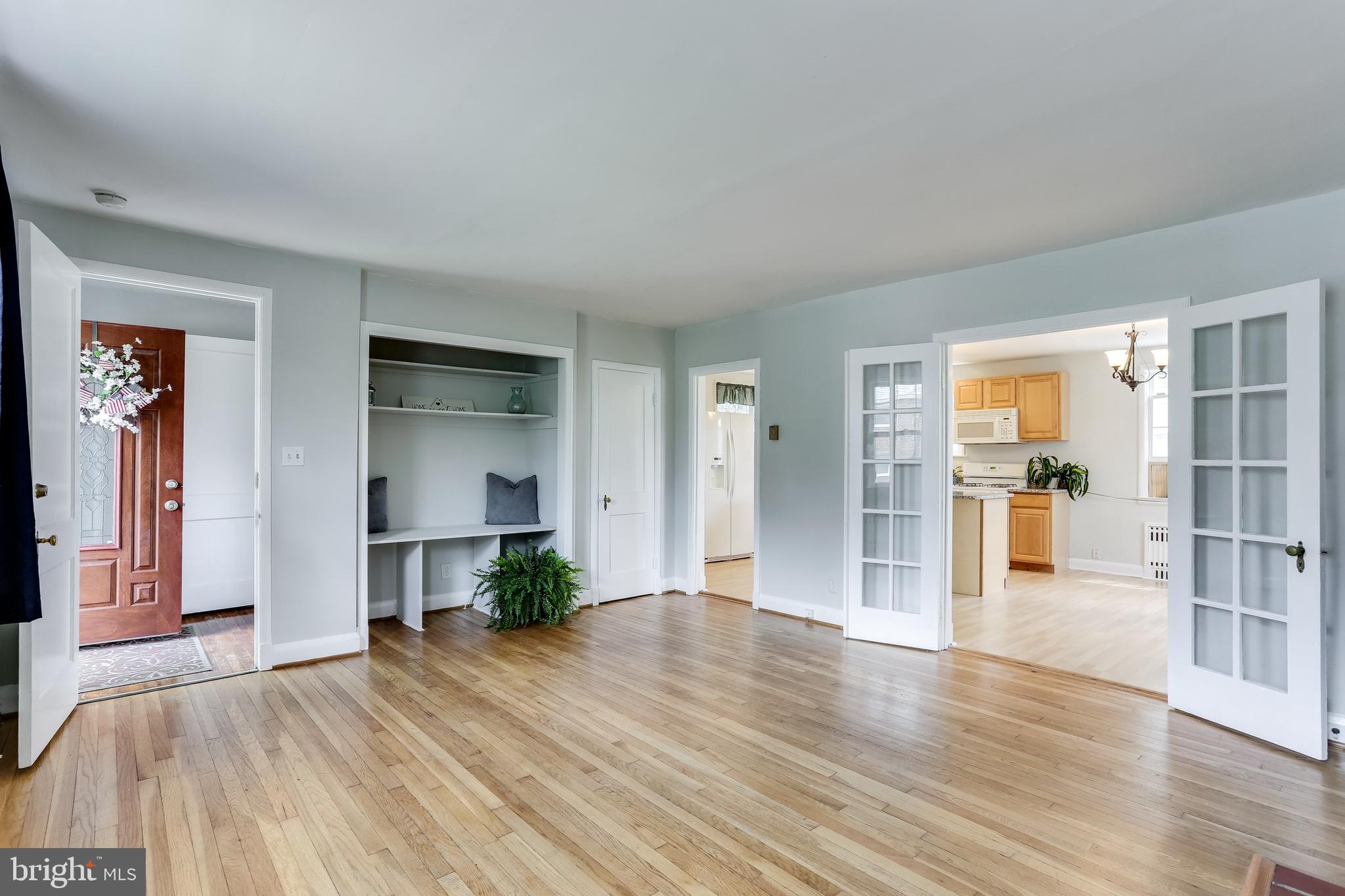 6319 Mt Ridge Road Baltimore, MD 21228 - Photo 4 of 31 Living room features large closet area or built-in