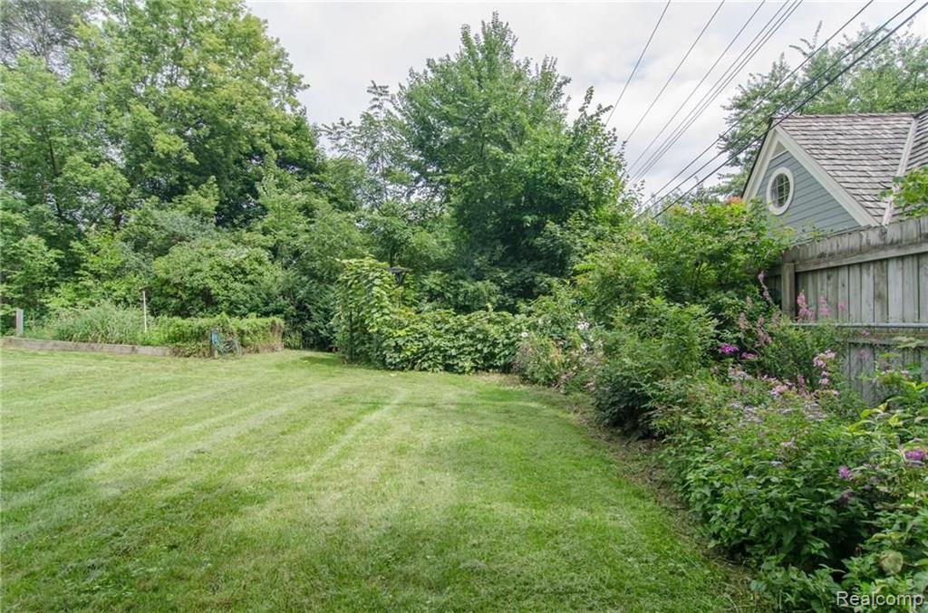 1248 East Maple Road Birmingham, MI 48009 - Photo 38 of 49