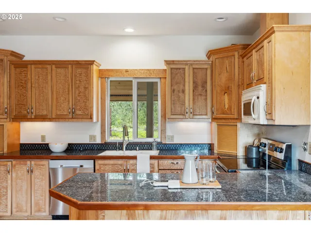 $999,000 | 26 Mountain View Lane, Trout Lake, WA 98650