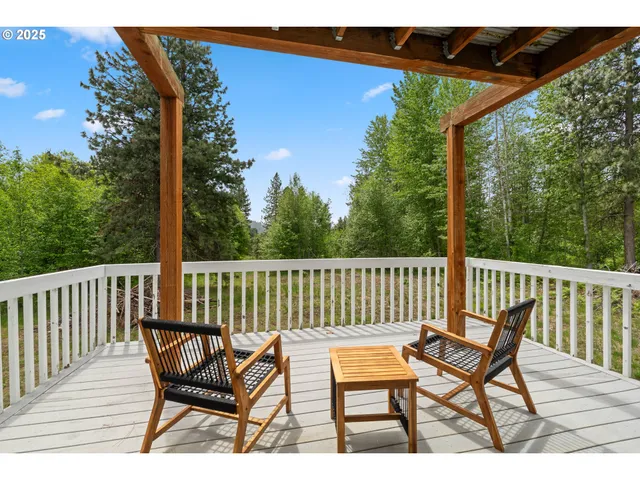 $999,000 | 26 Mountain View Lane, Trout Lake, WA 98650