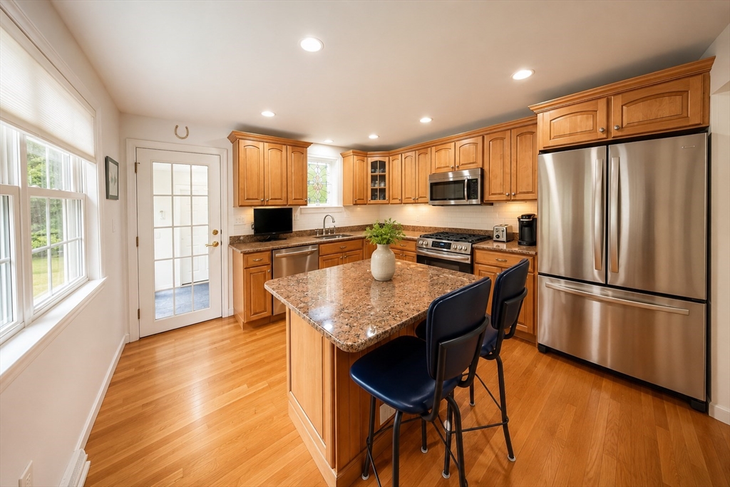 33 Edgewood Road Scituate, MA 02066 - Photo 5 of 30