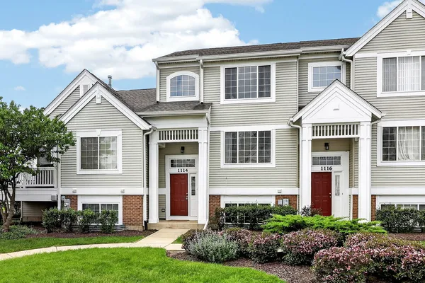 $329,900 | 1114 Andover Court, Glendale Heights, IL 60139
