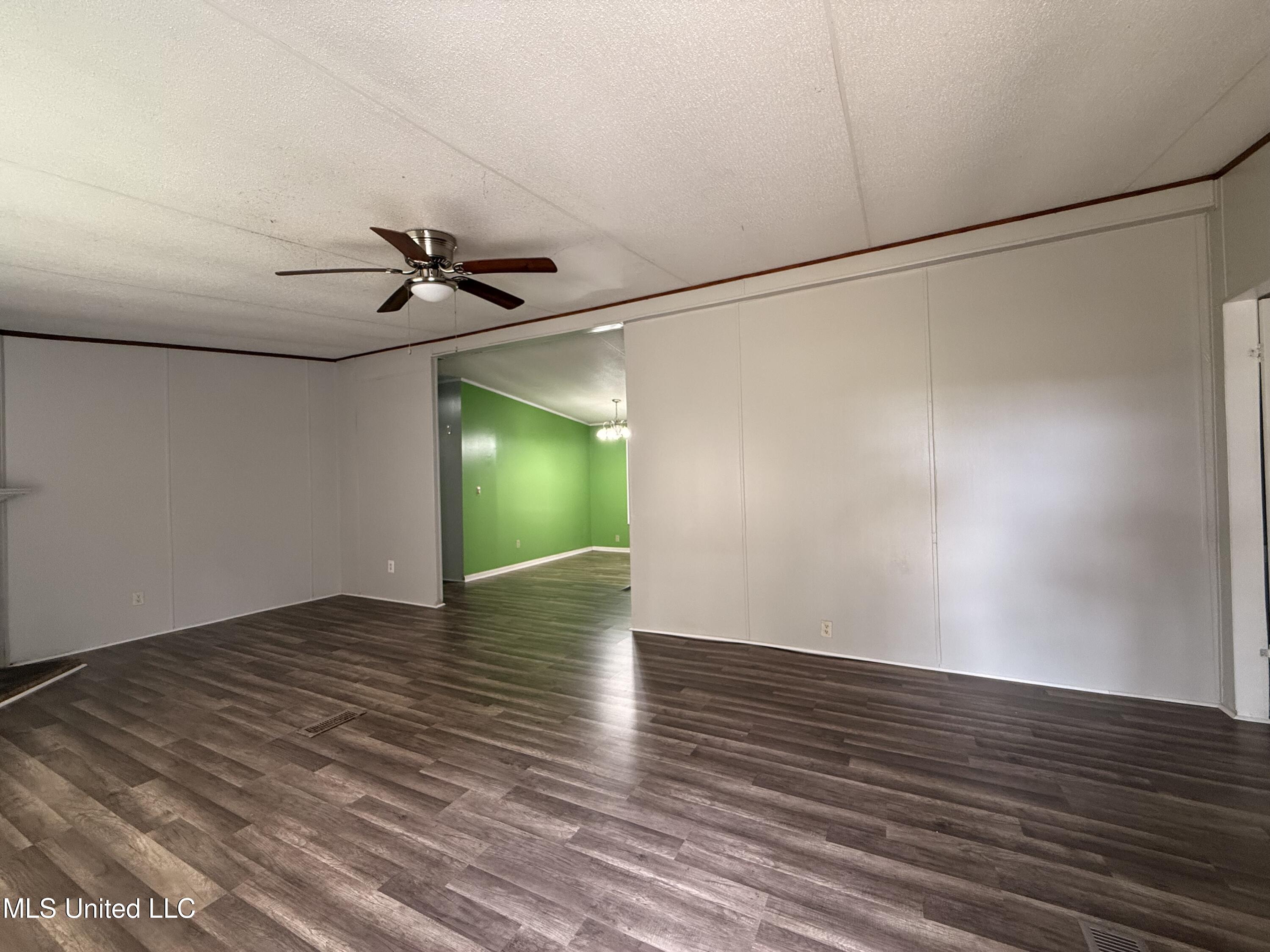 315 Boteler Road Florence, MS 39073 - Photo 3 of 18 IMG_0715