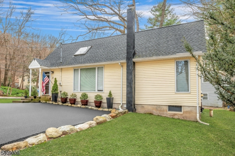 3 Redmans Drive Oak Ridge, NJ 07438 - Photo 3 of 21