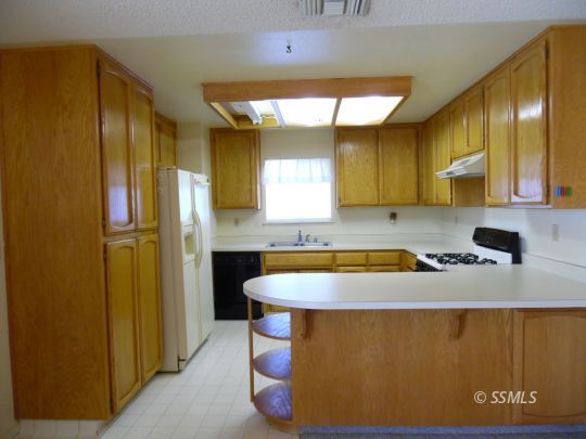 1301 West Mariposa Avenue Ridgecrest, CA 93555 - Photo 8 of 28 Gallery Image 8