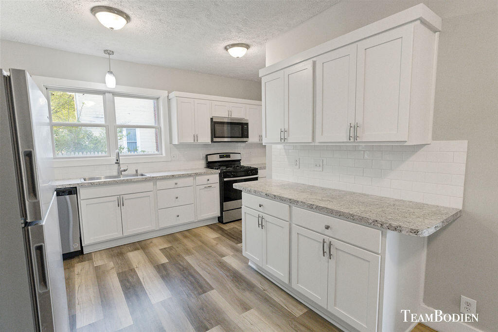 321 West Isabelle Street Belding, MI 48809 - Photo 8 of 25 2F9A1382