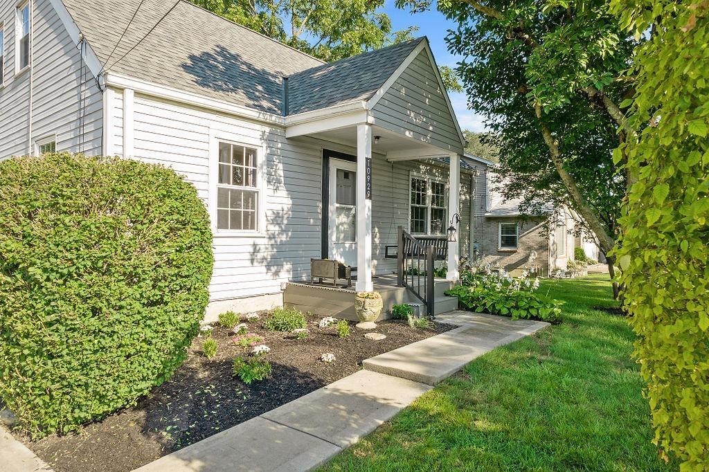 10929 Chester Road Glendale, OH 45246 - Photo 3 of 34