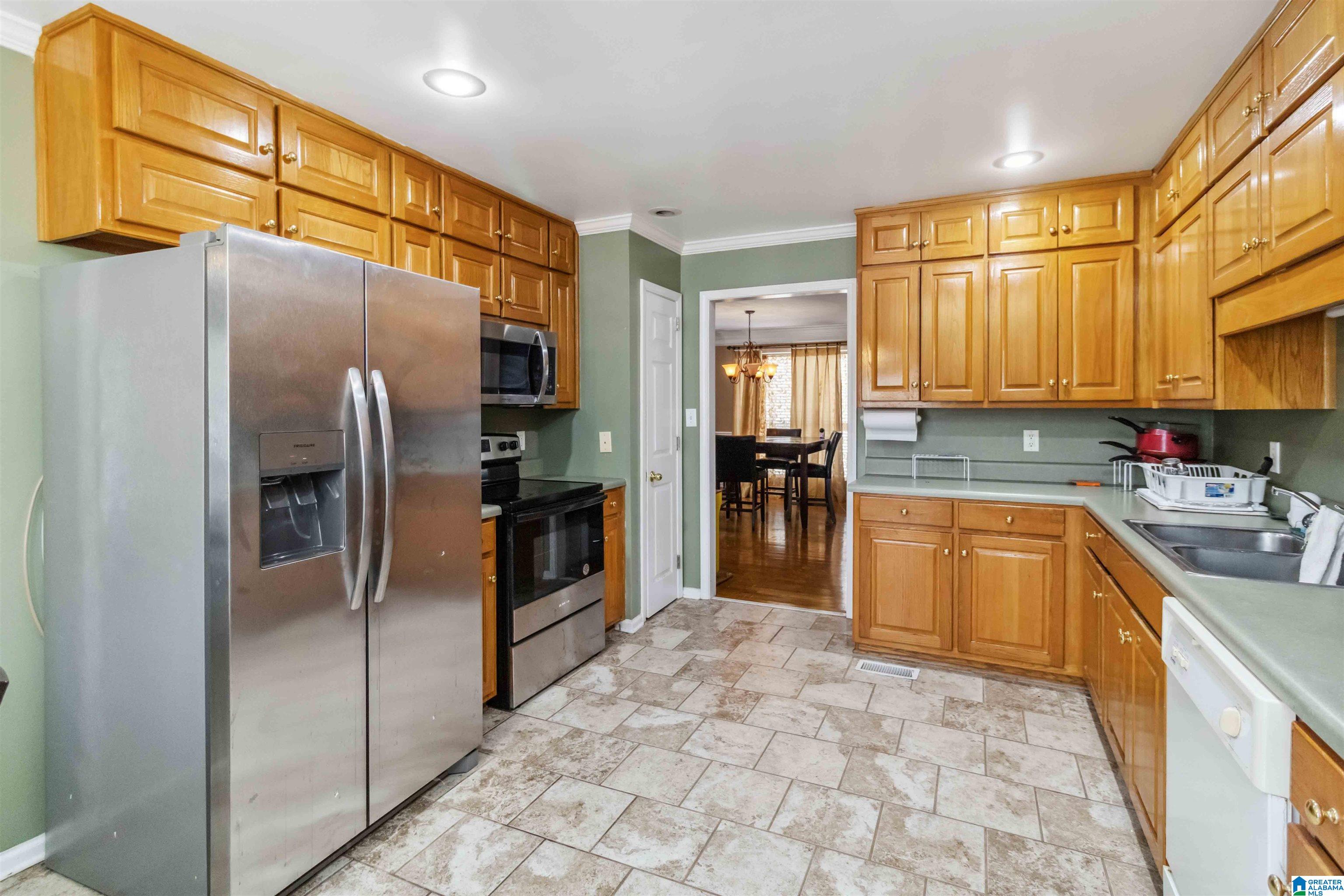 2004 Magnolia Road Leeds, AL 35094 - Photo 11 of 33 Gallery Image 11