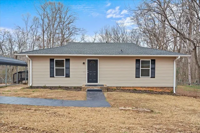 $215,000 | 326 Millbank Road, Wellford, SC 29385