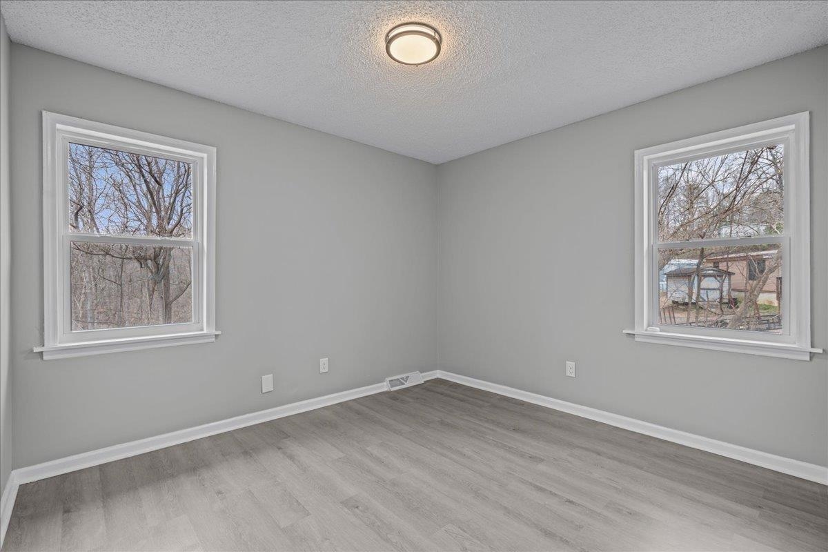 326 Millbank Road Wellford, SC 29385 - Photo 12 of 29