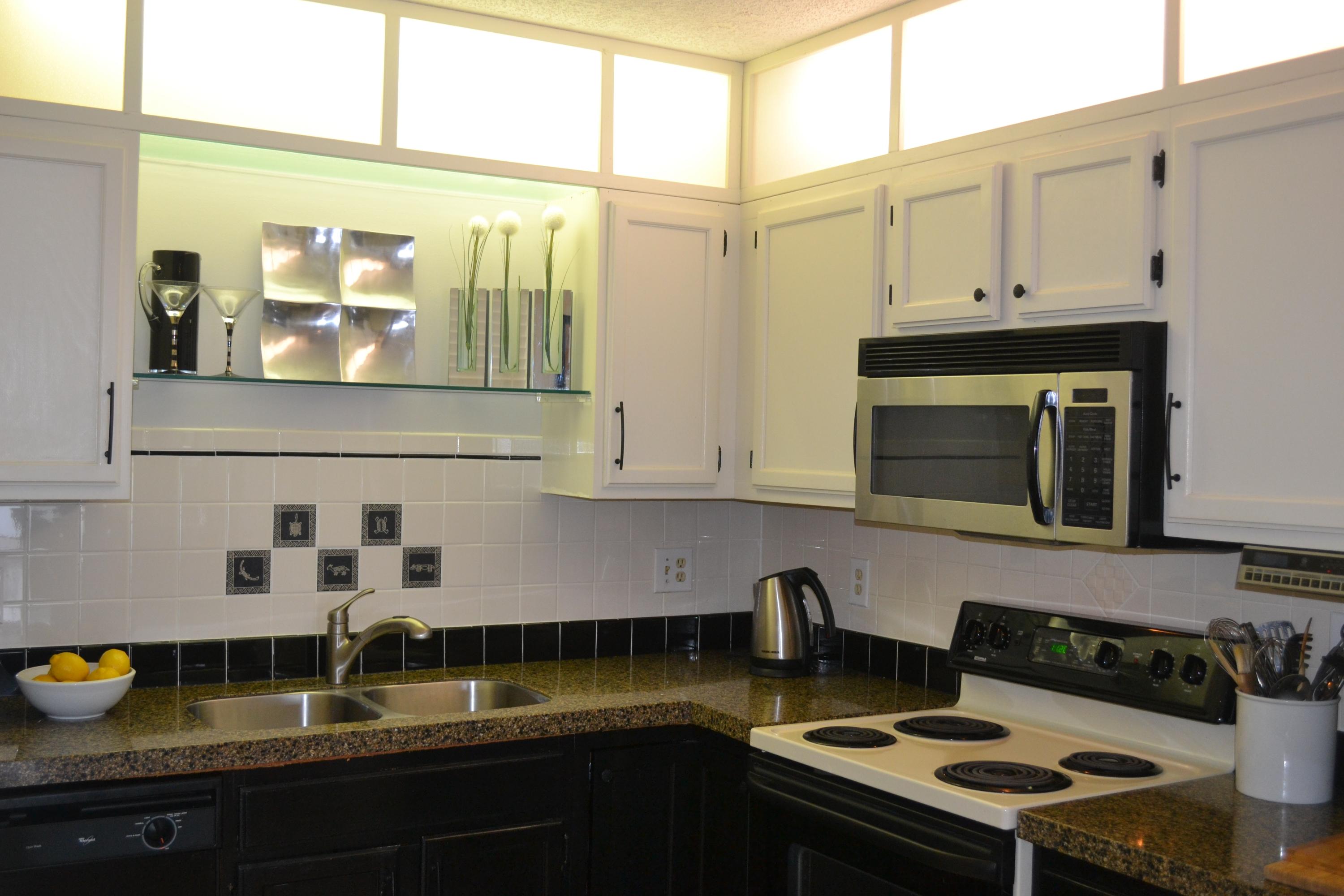 2600 Greenwood Terrace, Unit 112 Boca Raton, FL 33431 - Photo 12 of 28 Updated Kitchen