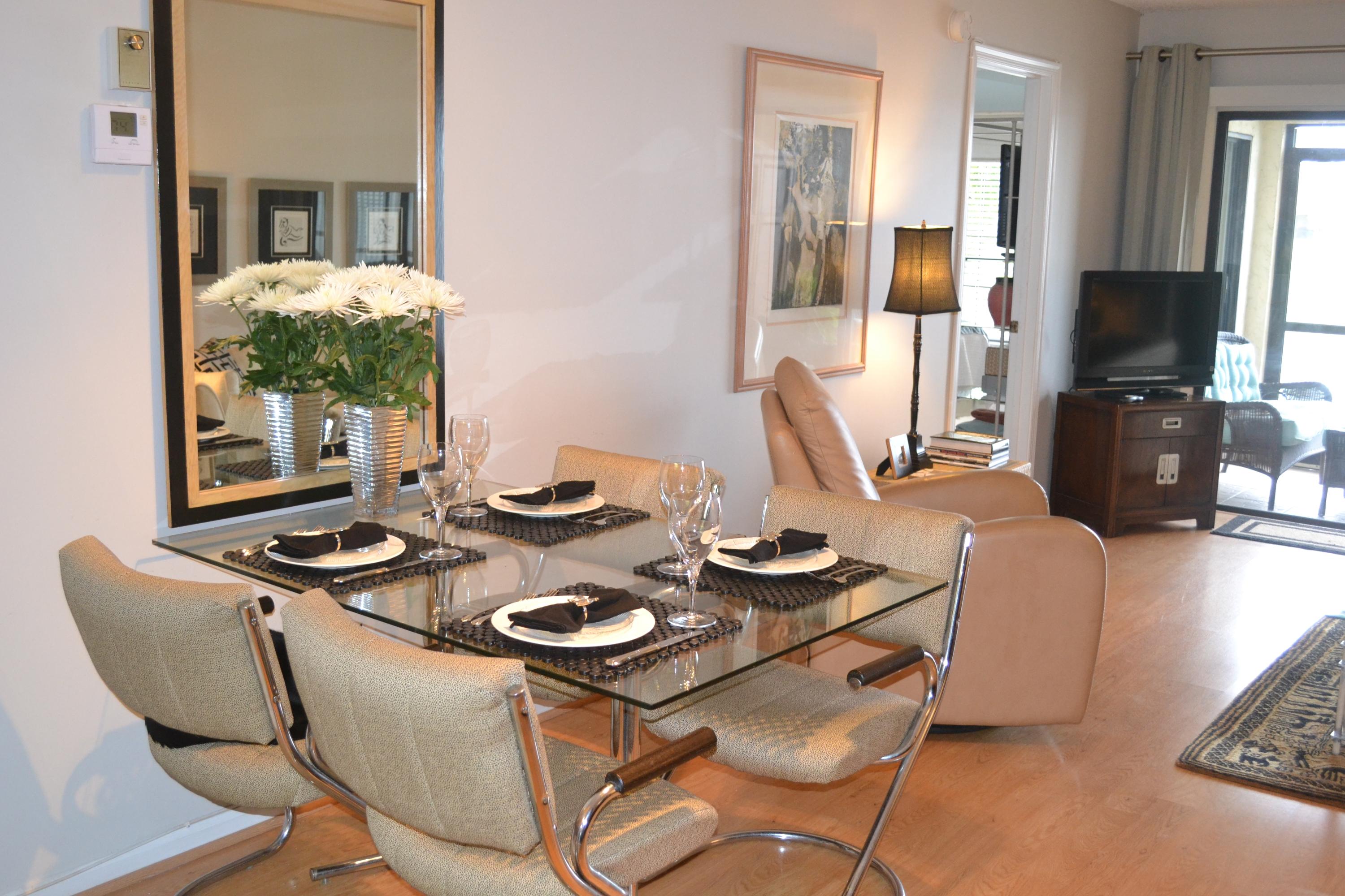 2600 Greenwood Terrace, Unit 112 Boca Raton, FL 33431 - Photo 3 of 28 Dinning Room
