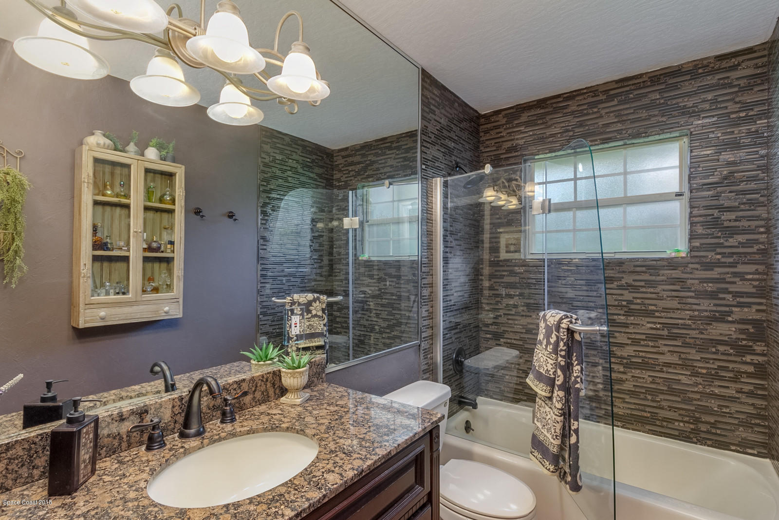 2555 Cox Road Cocoa, FL 32926 - Photo 24 of 42 Guest Bath