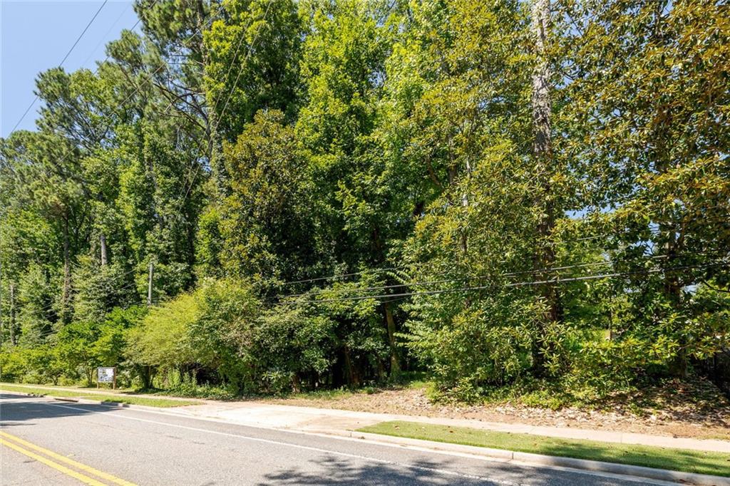 657 Willeo Road Roswell, GA 30075 - Photo 2 of 18 a view of a yard