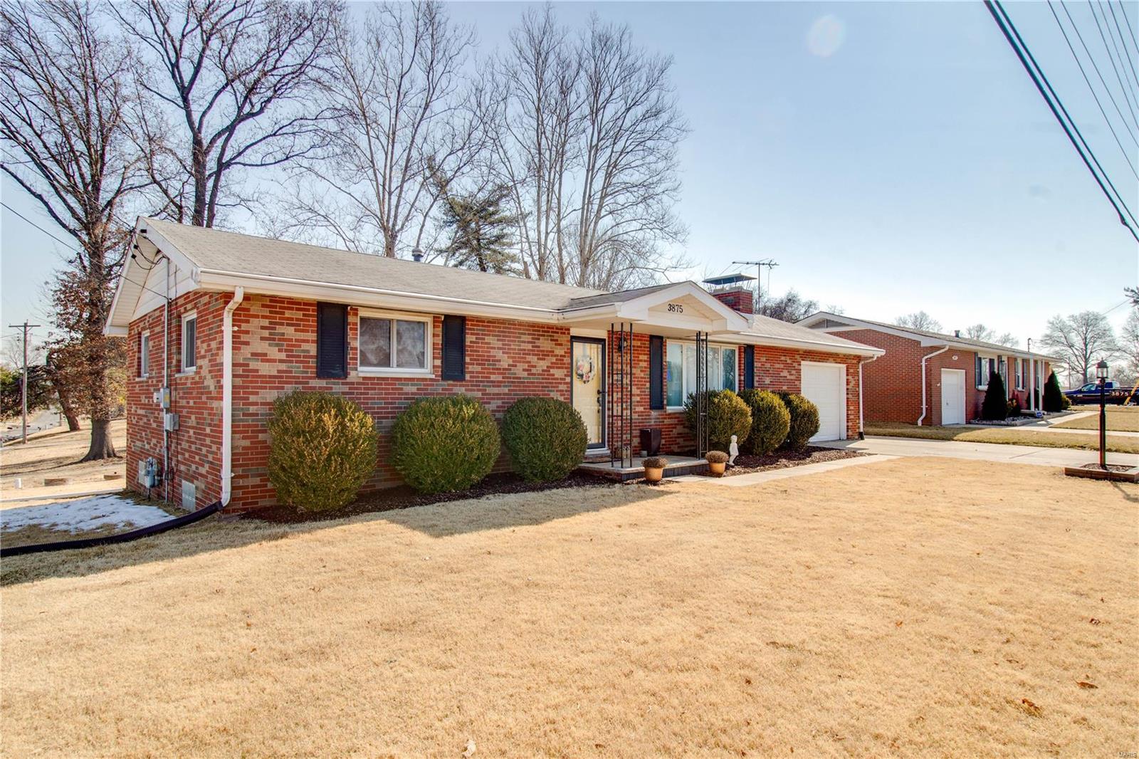3875 Humbert Road Alton, IL 62002 - Photo 3 of 30 Gallery Image 3