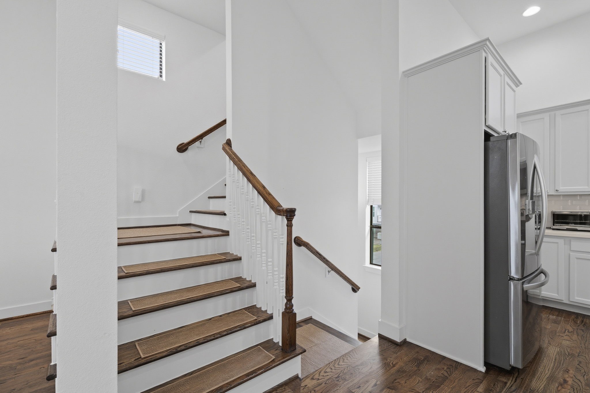 1514 Beall Street Houston, TX 77008 - Photo 18 of 33 Stairs