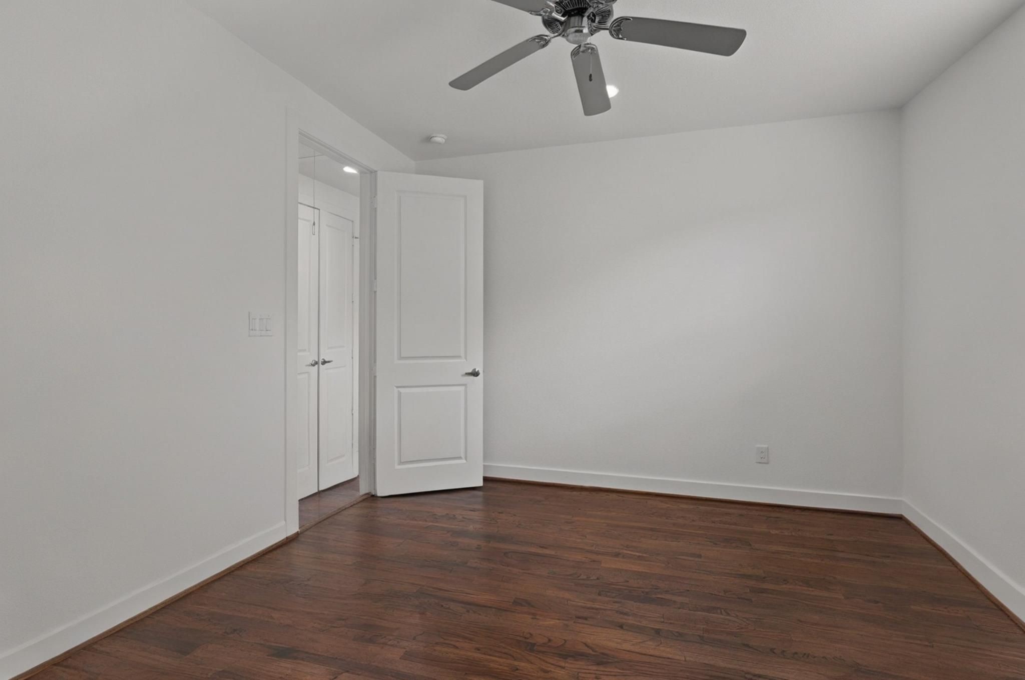 1514 Beall Street Houston, TX 77008 - Photo 21 of 33 Second Bedroom (Items Virtually Removed)